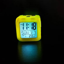 Lade das Bild in den Galerie-Viewer, Super Mario LED Wecker mit Alarmfunktion im Fragezeichen Look