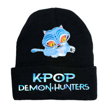 Lade das Bild in den Galerie-Viewer, Kuschelig warme Winter-Beanies im K-Pop Demon Hunters Design