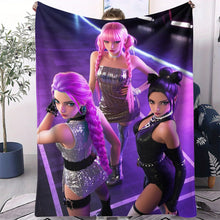 Lade das Bild in den Galerie-Viewer, Kuschelige Flanelldecken im Hunterix K-Pop Demon Hunters Stil – Auswahl aus 31 Motiven