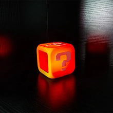 Lade das Bild in den Galerie-Viewer, Super Mario LED Wecker mit Alarmfunktion im Fragezeichen Look