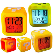 Lade das Bild in den Galerie-Viewer, Super Mario LED Wecker mit Alarmfunktion im Fragezeichen Look