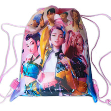 Lade das Bild in den Galerie-Viewer, Kordeltasche „Hunterx K-Pop Demon Hunters“ mit Motiven von Zoey, Rumi und Mira