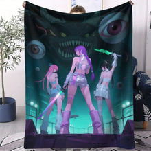 Lade das Bild in den Galerie-Viewer, Kuschelige Flanelldecken im Hunterix K-Pop Demon Hunters Stil – Auswahl aus 31 Motiven
