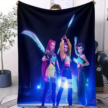 Lade das Bild in den Galerie-Viewer, Kuschelige Flanelldecken im Hunterix K-Pop Demon Hunters Stil – Auswahl aus 31 Motiven
