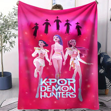 Lade das Bild in den Galerie-Viewer, Kuschelige Flanelldecken im Hunterix K-Pop Demon Hunters Stil – Auswahl aus 31 Motiven
