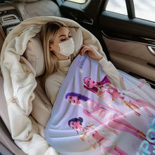 Lade das Bild in den Galerie-Viewer, Kuschelige Flanelldecken im Hunterix K-Pop Demon Hunters Stil – Auswahl aus 31 Motiven
