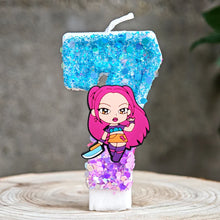 Lade das Bild in den Galerie-Viewer, Festliche K-Pop Demon Hunters Kerze – inklusive Jahreszahl für Geburtstage
