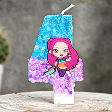 Lade das Bild in den Galerie-Viewer, Festliche K-Pop Demon Hunters Kerze – inklusive Jahreszahl für Geburtstage

