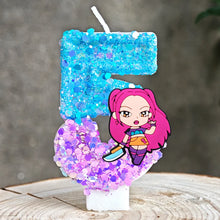 Lade das Bild in den Galerie-Viewer, Festliche K-Pop Demon Hunters Kerze – inklusive Jahreszahl für Geburtstage
