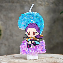 Lade das Bild in den Galerie-Viewer, Festliche K-Pop Demon Hunters Kerze – inklusive Jahreszahl für Geburtstage
